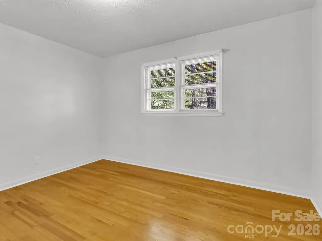 250 Reeves Cove Road Candler NC 28715
