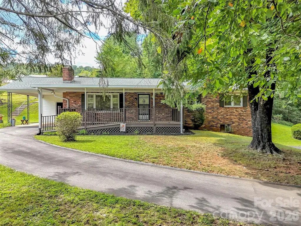 250 Reeves Cove Road Candler NC 28715
