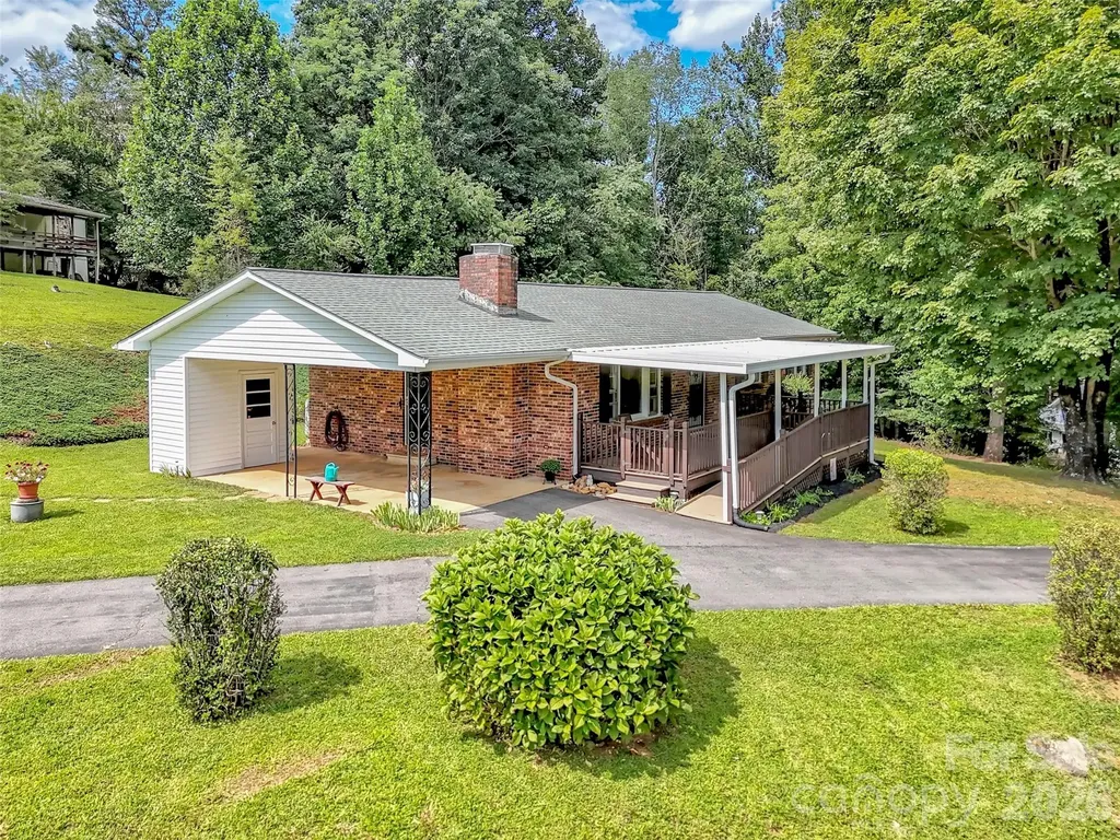 250 Reeves Cove Road Candler NC 28715