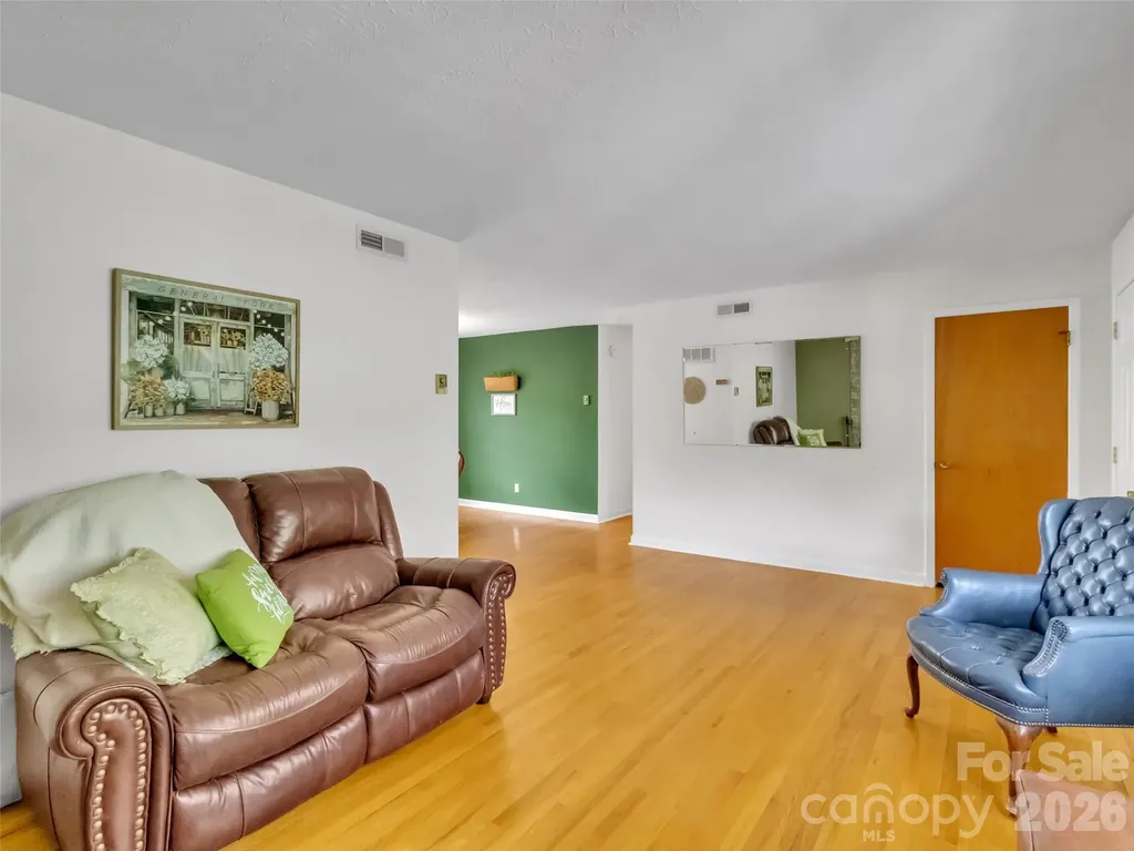 250 Reeves Cove Road Candler NC 28715