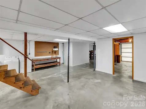 250 Reeves Cove Road Candler NC 28715