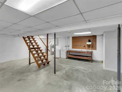 250 Reeves Cove Road Candler NC 28715