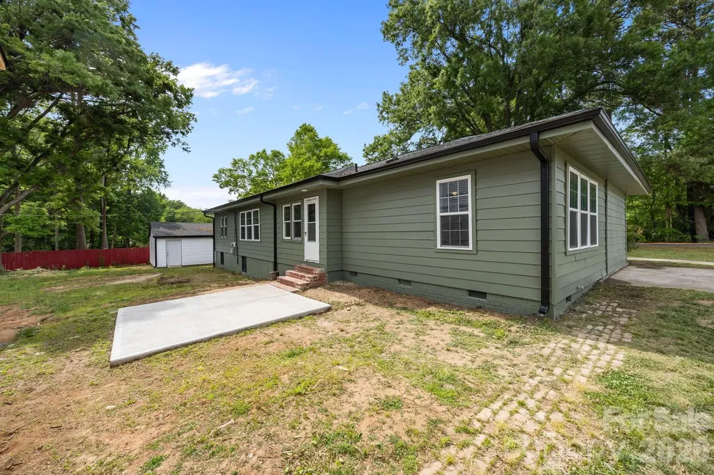6109 Cora Street Charlotte NC 28216