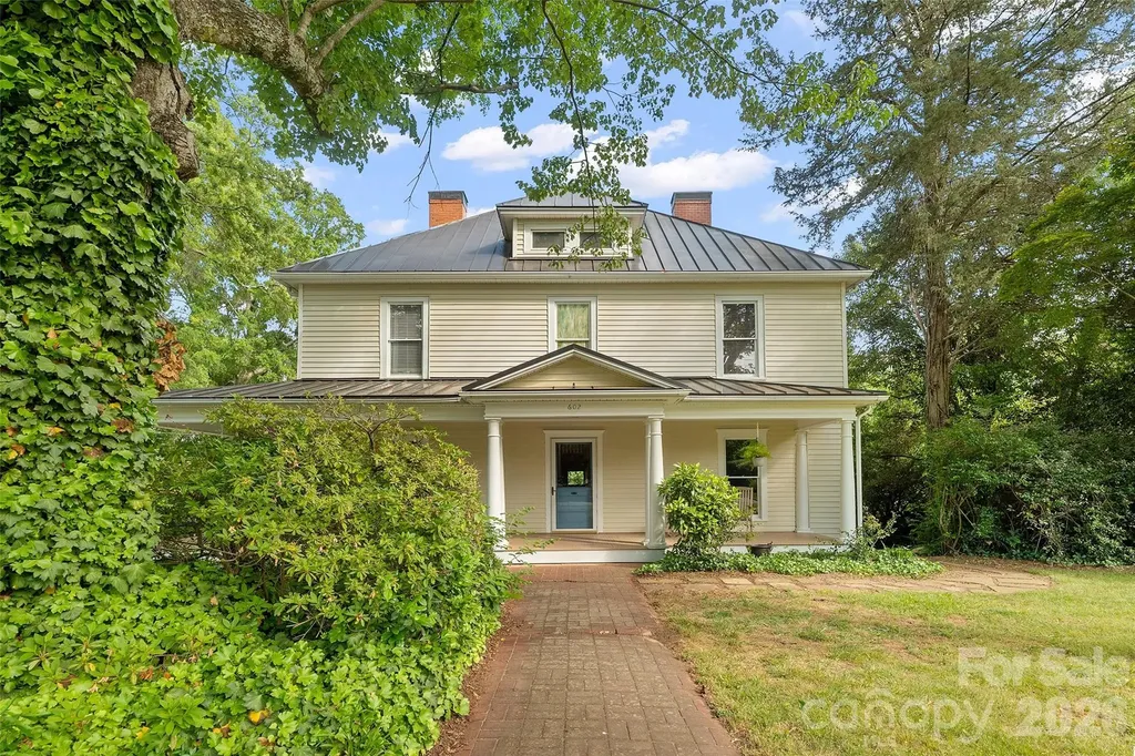 602 N Main Street Davidson NC 28036