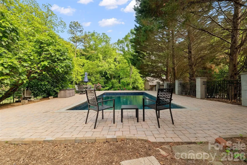 602 N Main Street Davidson NC 28036