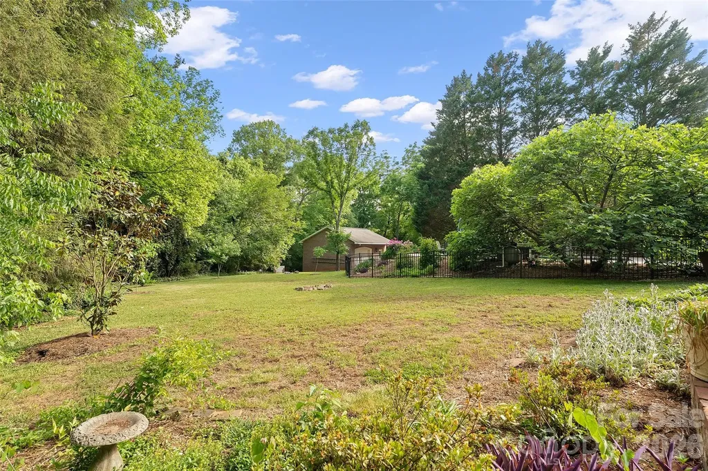 602 N Main Street Davidson NC 28036