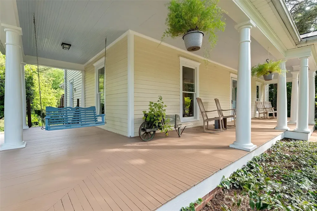 602 N Main Street Davidson NC 28036
