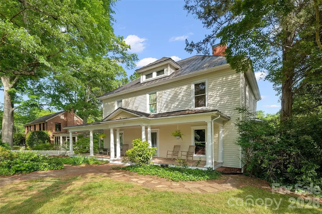 602 N Main Street Davidson NC 28036