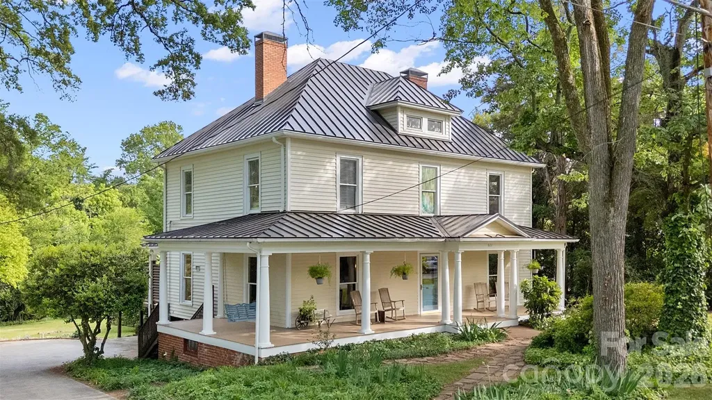 602 N Main Street Davidson NC 28036