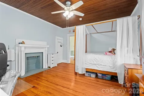 602 N Main Street Davidson NC 28036