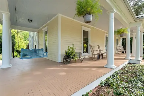 602 N Main Street Davidson NC 28036