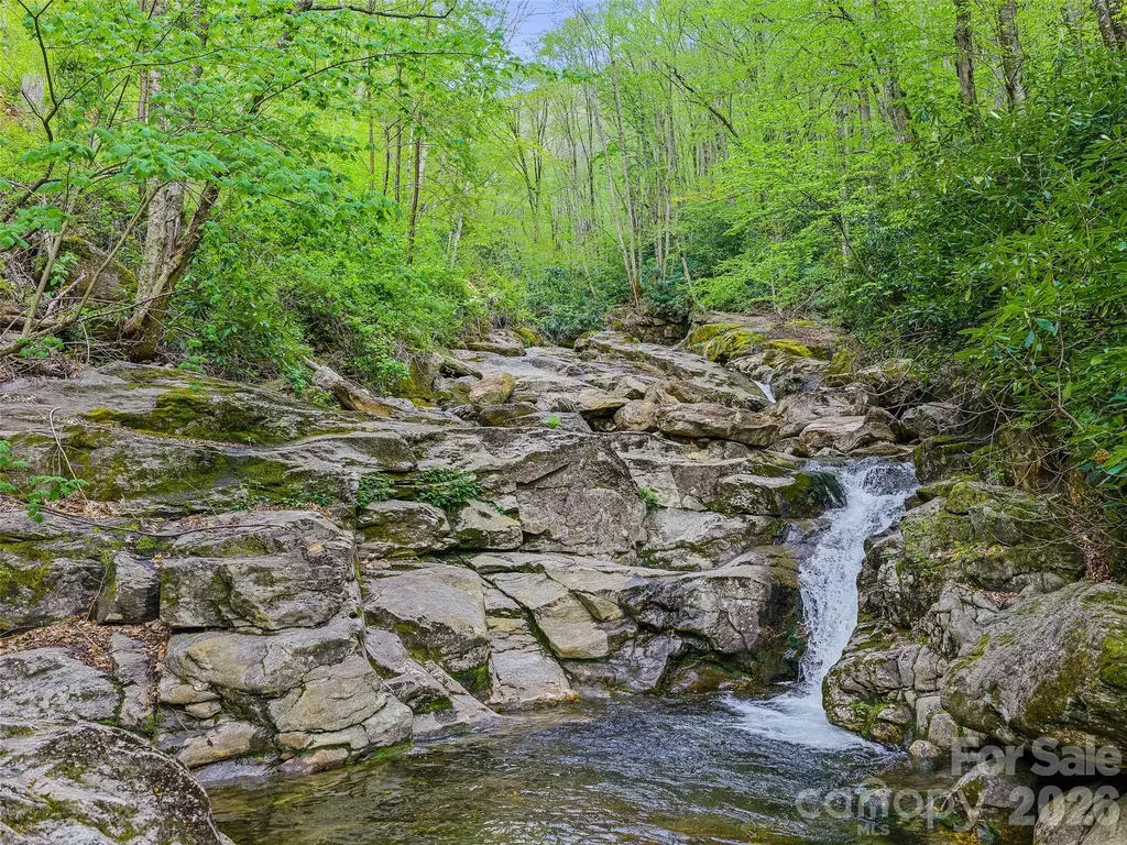 1161 Deep Gap Road Burnsville NC 28714