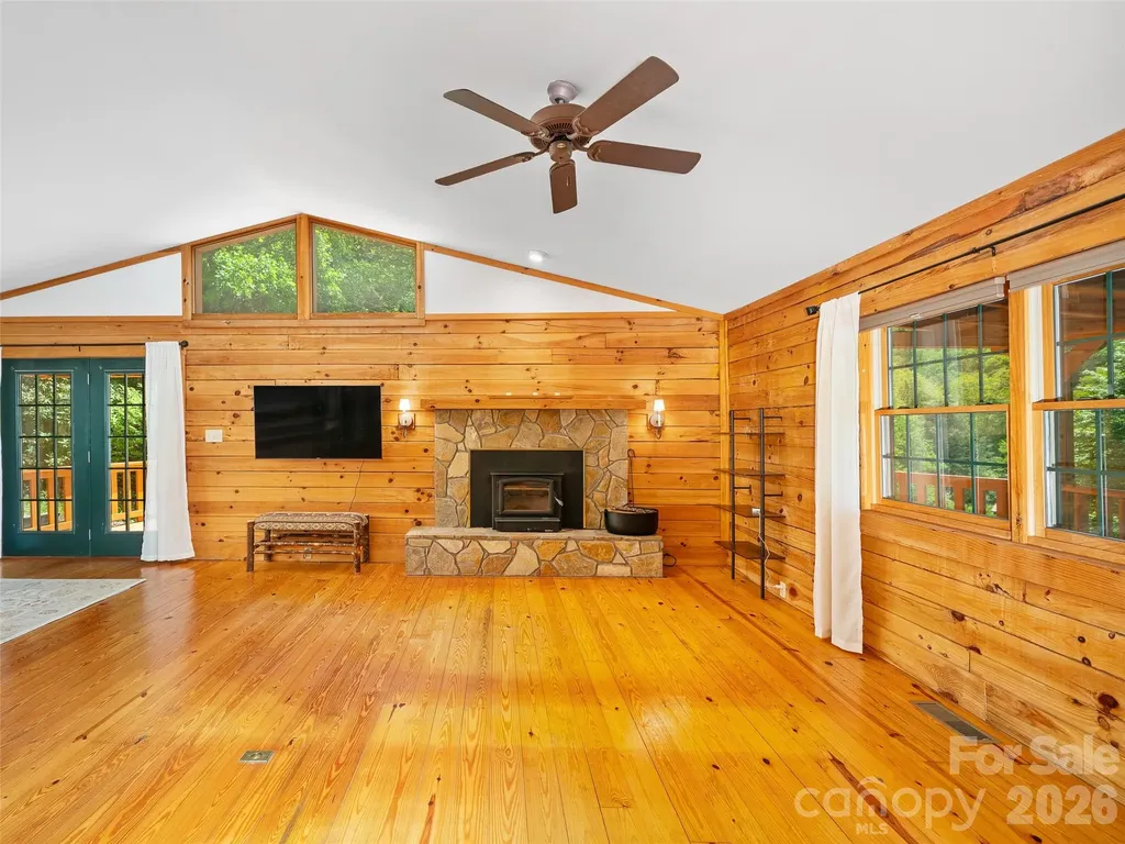 115 Sutton Ridge Road Burnsville NC 28714