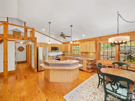 115 Sutton Ridge Road Burnsville NC 28714