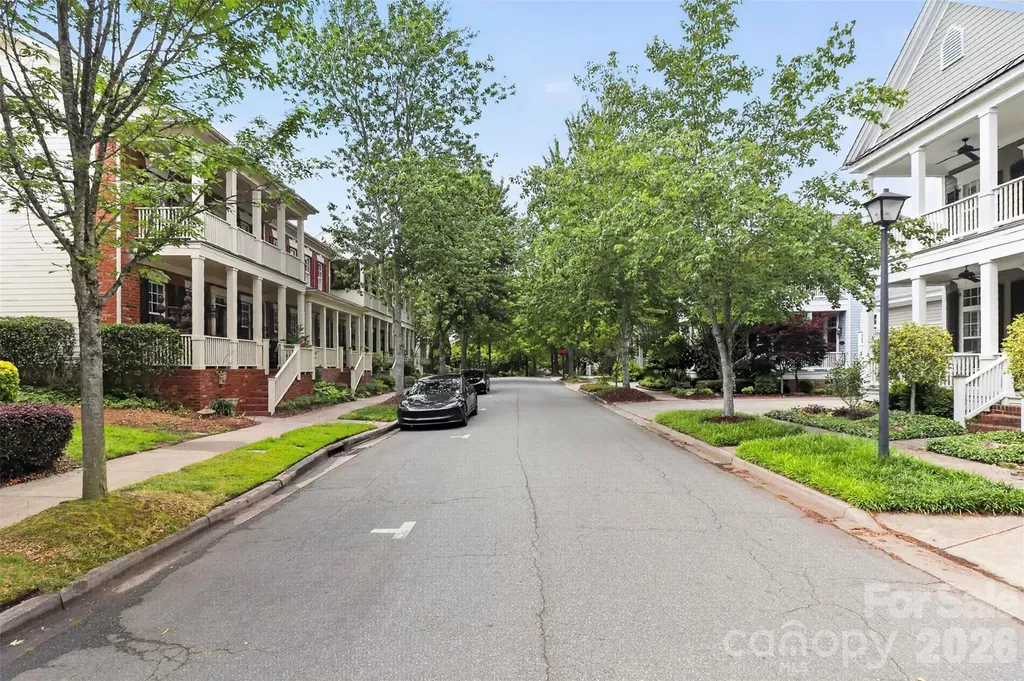 439 Ohenry Avenue Davidson NC 28036