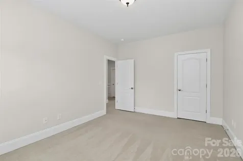 439 Ohenry Avenue Davidson NC 28036