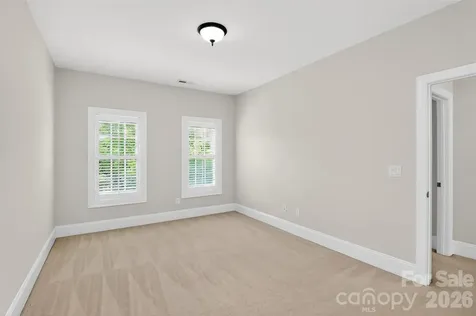 439 Ohenry Avenue Davidson NC 28036