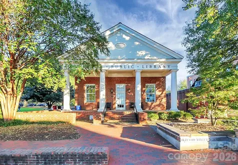 439 Ohenry Avenue Davidson NC 28036