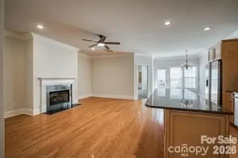 439 Ohenry Avenue Davidson NC 28036