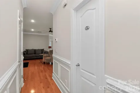 439 Ohenry Avenue Davidson NC 28036