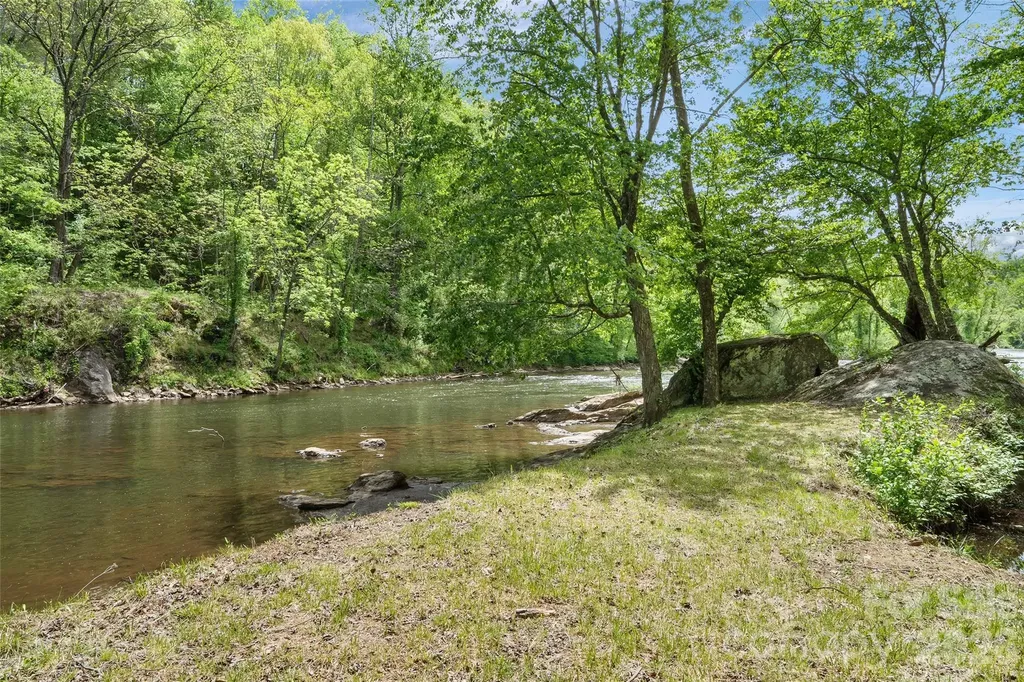 788 Cowee Tunnel Road Sylva NC 28779