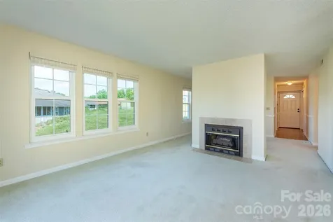 4805 Breakers Lane Asheville NC 28806