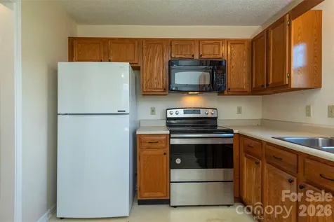 4805 Breakers Lane Asheville NC 28806