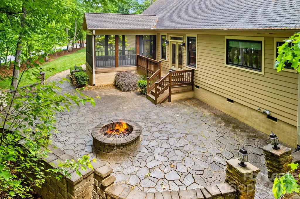 8994 Azalea Road Sherrills Ford NC 28673