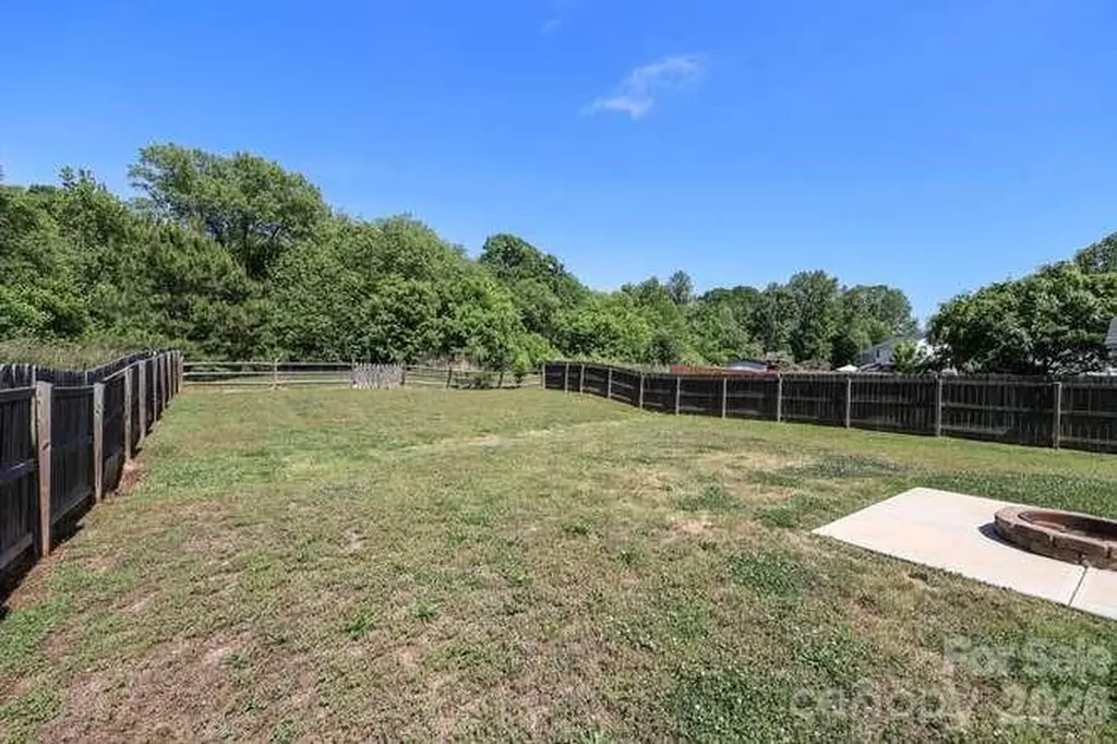 1212 Catawba Run Lowell NC 28098