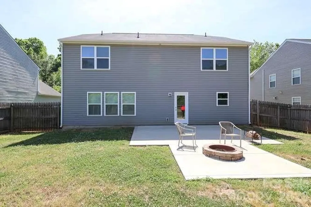 1212 Catawba Run Lowell NC 28098