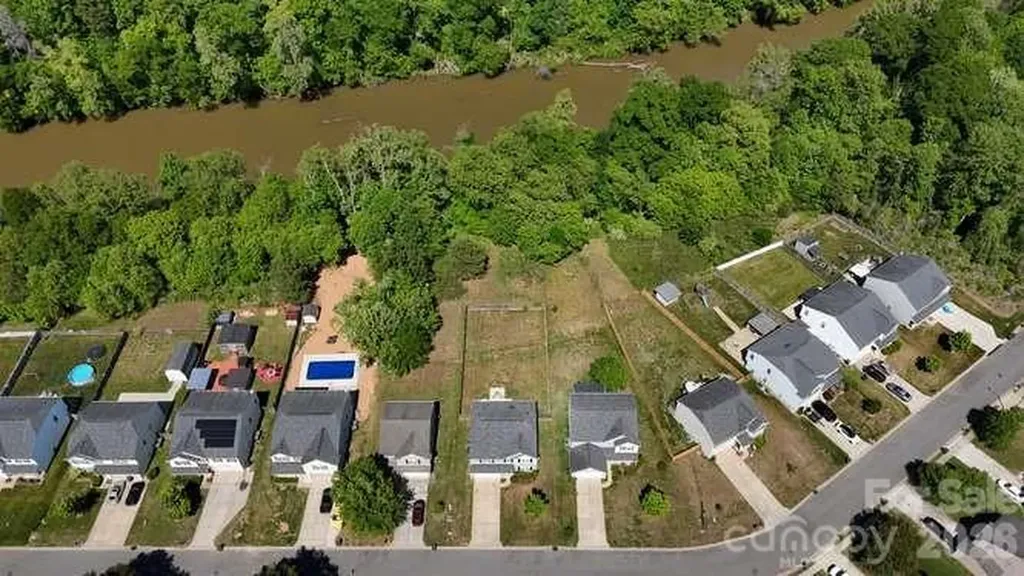 1212 Catawba Run Lowell NC 28098