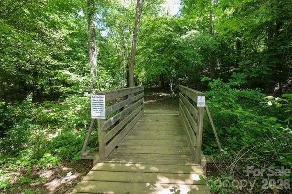 1212 Catawba Run Lowell NC 28098