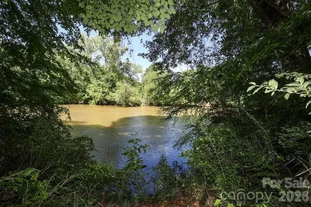 1212 Catawba Run Lowell NC 28098