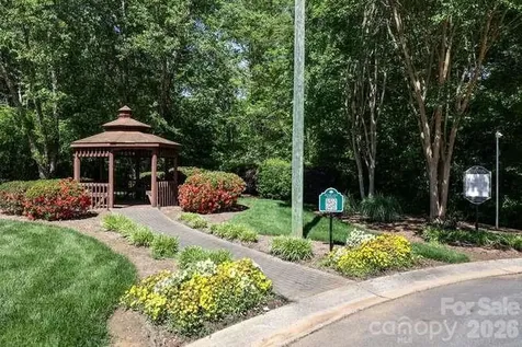 1212 Catawba Run Lowell NC 28098