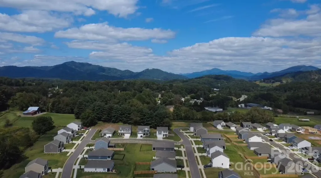 33 Ridgehaven Drive Waynesville NC 28786