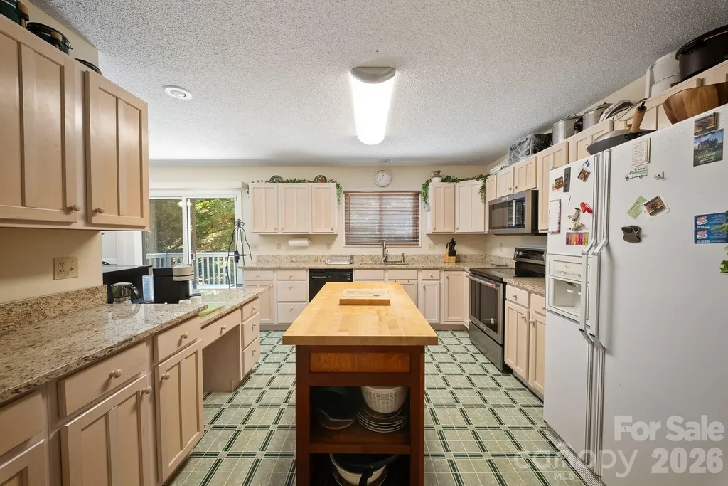 16 Zachary Ridge Road Asheville NC 28804