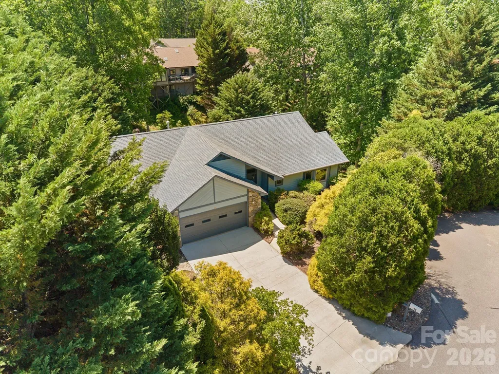 16 Zachary Ridge Road Asheville NC 28804