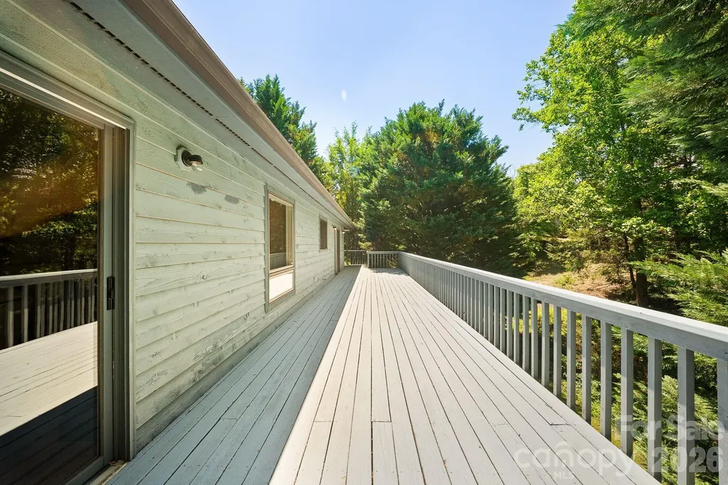 16 Zachary Ridge Road Asheville NC 28804