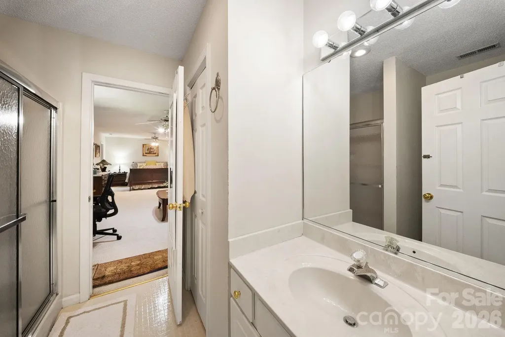 16 Zachary Ridge Road Asheville NC 28804
