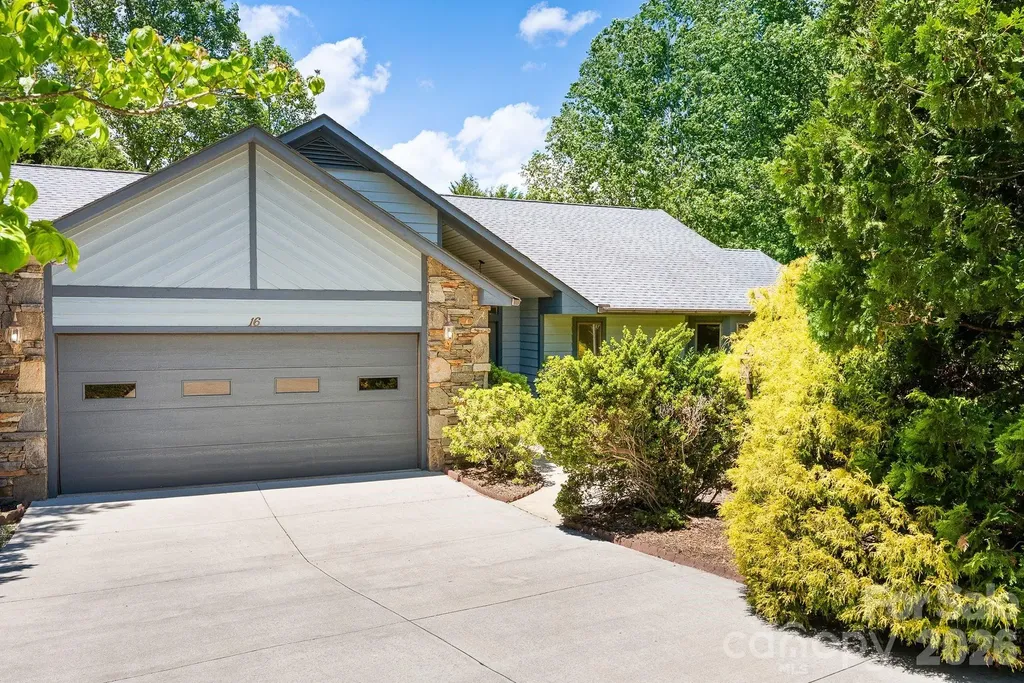 16 Zachary Ridge Road Asheville NC 28804