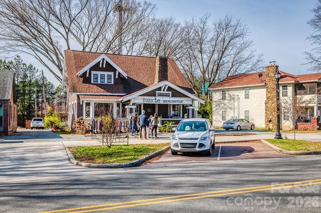 1911 Truman Road Charlotte NC 28205