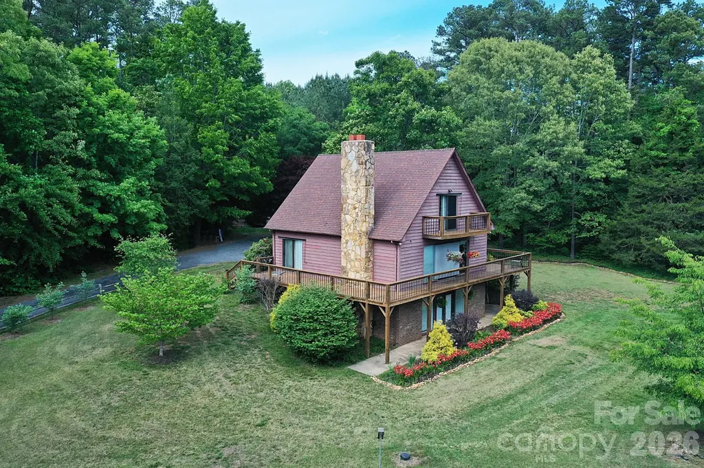 86 King Arthurs Court Hickory NC 28601