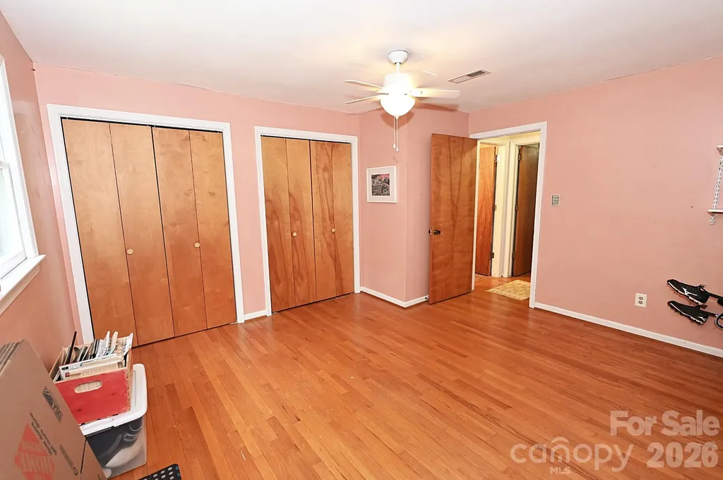 86 King Arthurs Court Hickory NC 28601