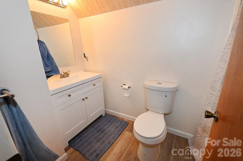 86 King Arthurs Court Hickory NC 28601