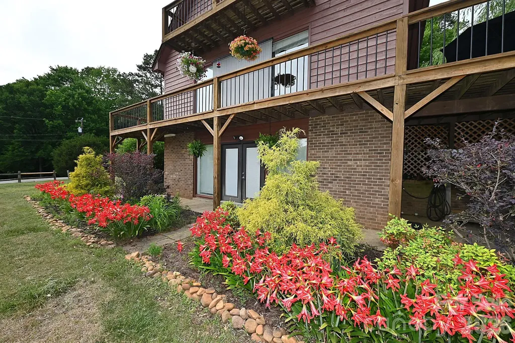 86 King Arthurs Court Hickory NC 28601