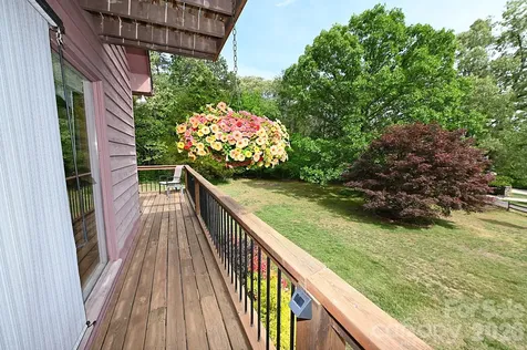 86 King Arthurs Court Hickory NC 28601