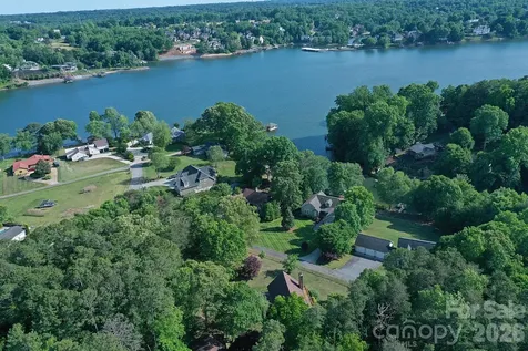 86 King Arthurs Court Hickory NC 28601