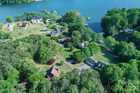 86 King Arthurs Court Hickory NC 28601
