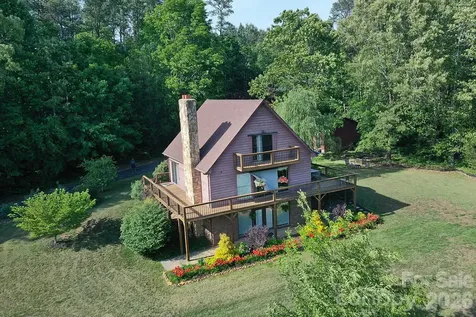 86 King Arthurs Court Hickory NC 28601