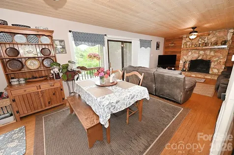 86 King Arthurs Court Hickory NC 28601